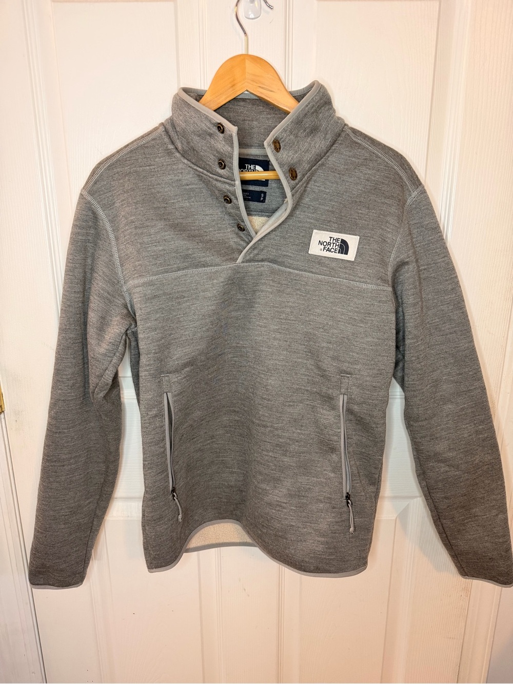 The North Face Men's Heather Gray Snap-Neck Pullover Fleece